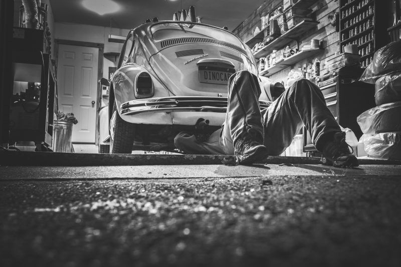 garagiste-LE THORONET-min_car-repair-362150