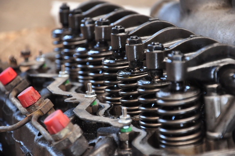 garagiste-LE THORONET-min_mechanics-424130